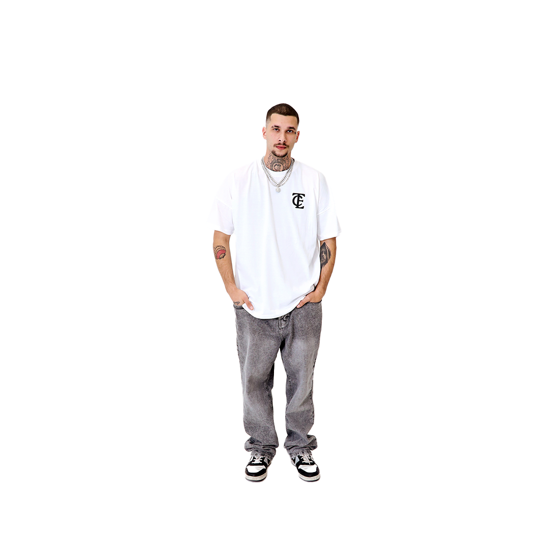 CLASSIC OVERSIZED WHITE T-SHIRT