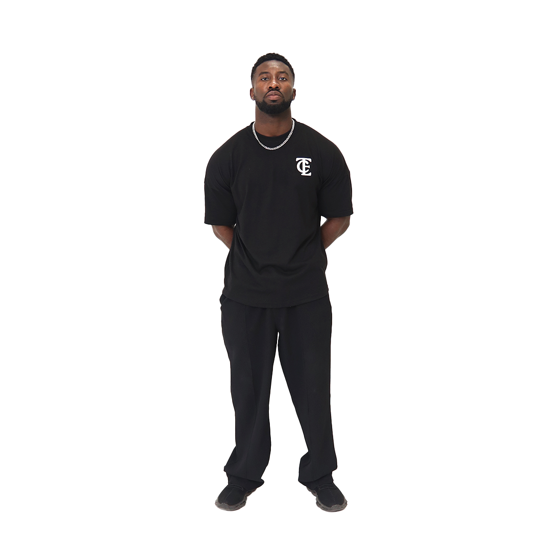 CLASSIC OVERSIZED BLACK T-SHIRT