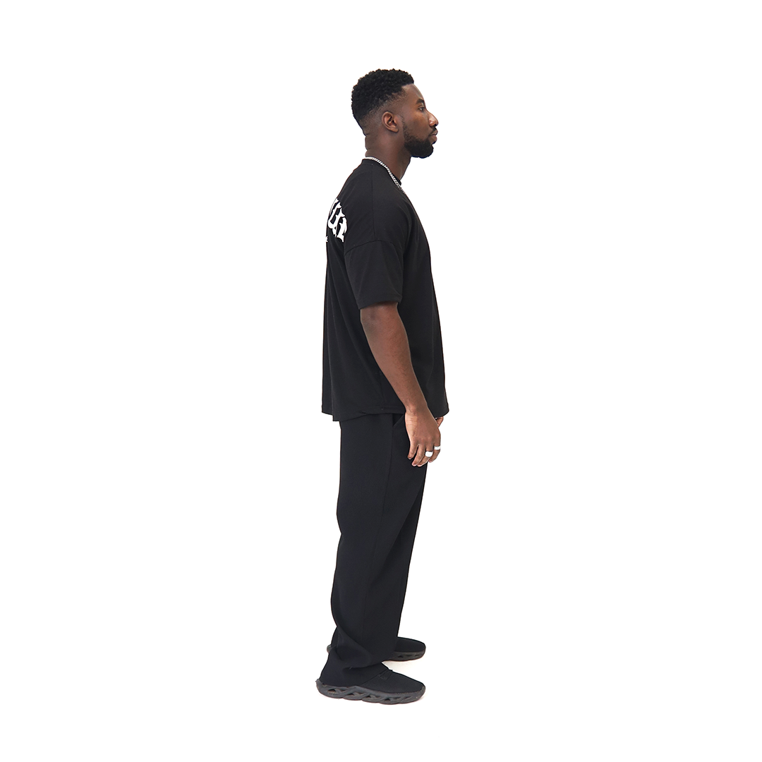CLASSIC OVERSIZED BLACK T-SHIRT
